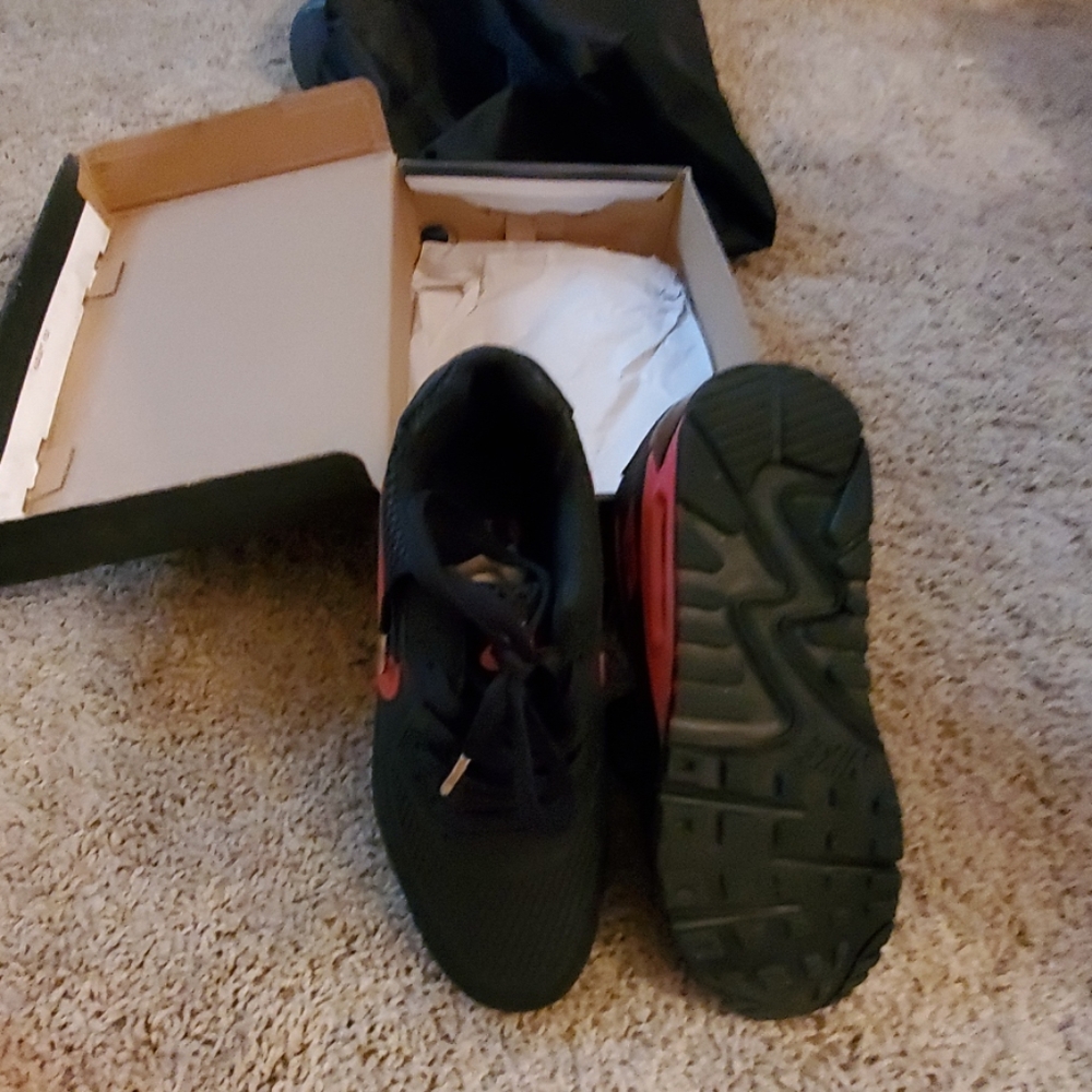 Shoe